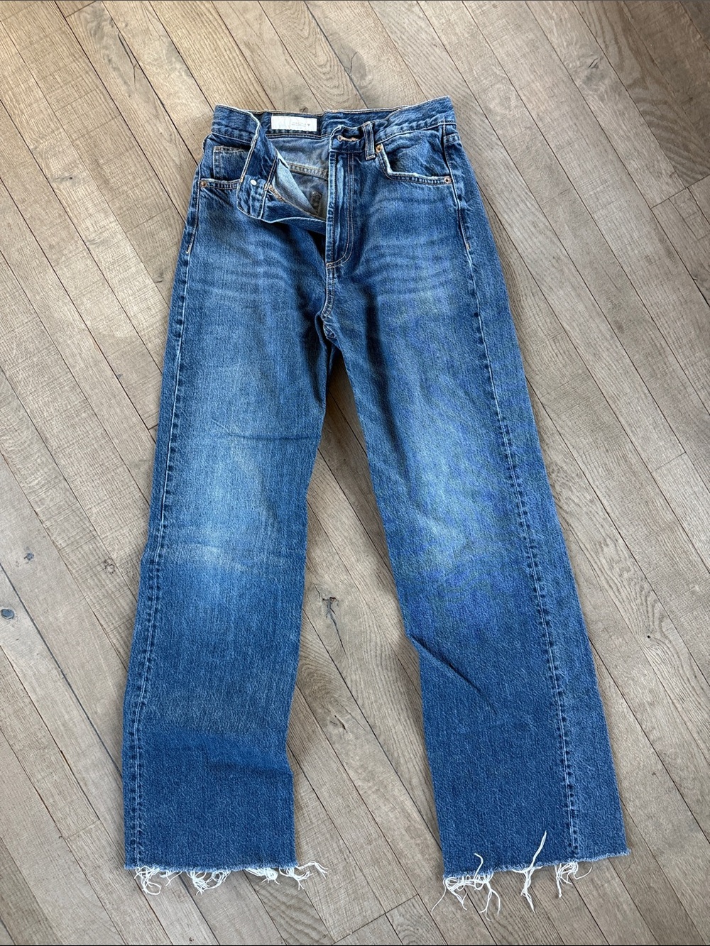 Zara’s Women  Blue Straight-Leg Jeans - Classic Raw Hem